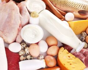 La dieta cheto si distingue per la presenza nel menu di piatti sostanziosi.