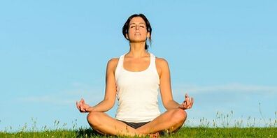 tecnica di eseguire esercizi per perdere peso sull'addome e sui fianchi